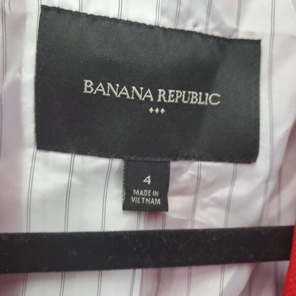 Banana Republic Blazer Womens Size 4 Red Structured Polyester Rayon Button *NWT* - Picture 2 of 9